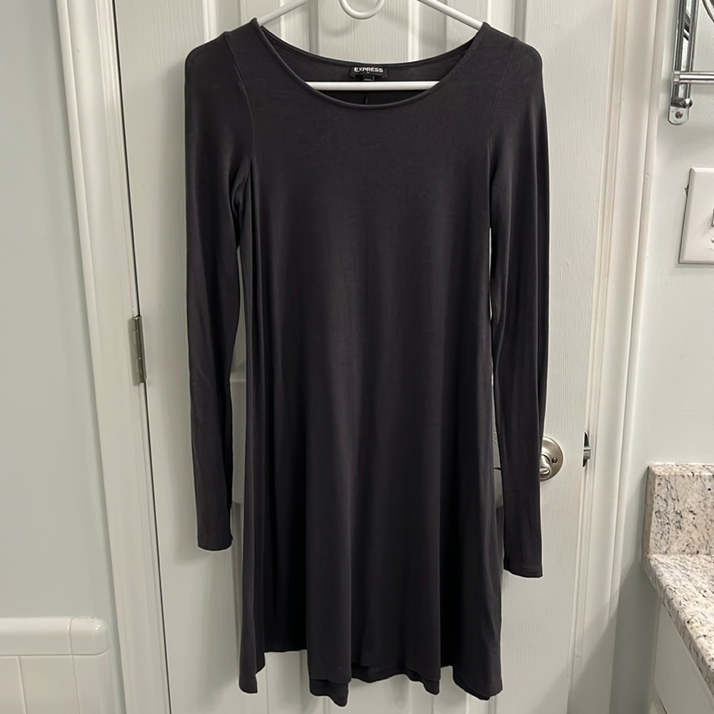 Gray long sleeved shift dress